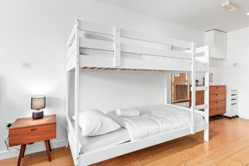 Apartament Piccadilly Haven, Flat In Vr12 Londra